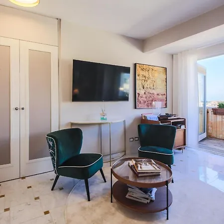 - Magic House Apartment Florence